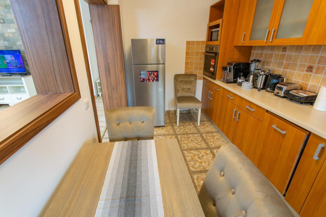Pension Carmen'S Mansion A Сіная Екстер'єр фото